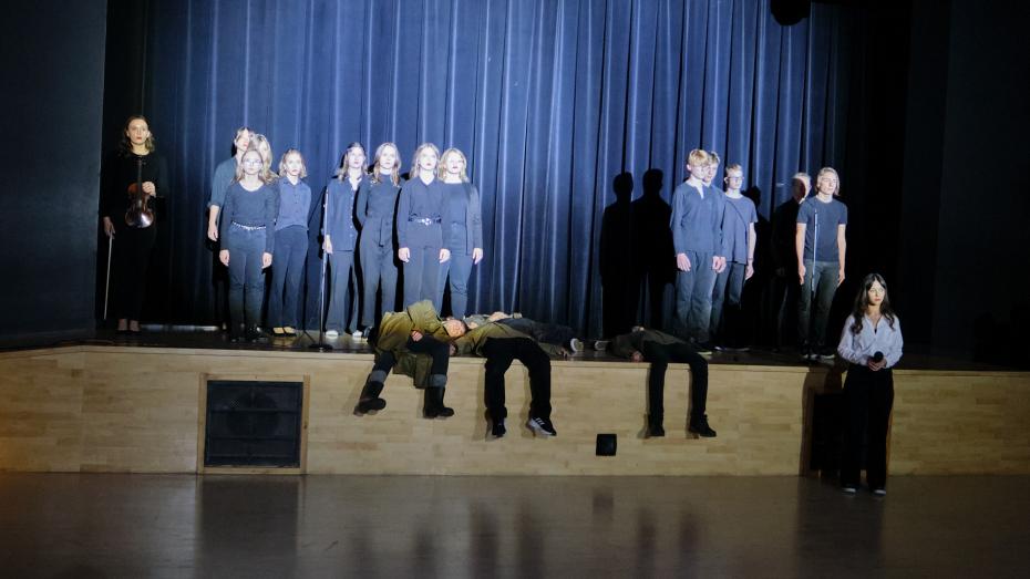 Etiuda teatralno-muzyczna z okazji Święta Niepodległości w wykonaniu uczniów liceum salezjańskiego i szkoły rzemiosł.
