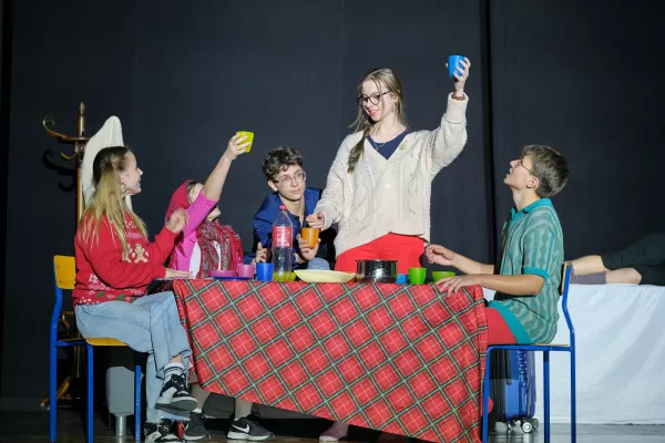 Jasełka w wykonaniu teatru Beznazwy. (fot. Amelia Szymańska)