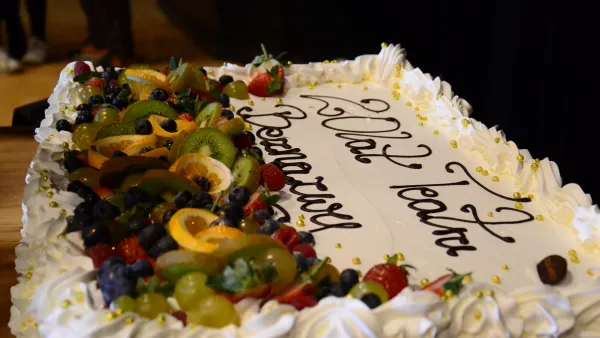 Tort z okazji Dwudziestolecia Teatru Beznazwy.