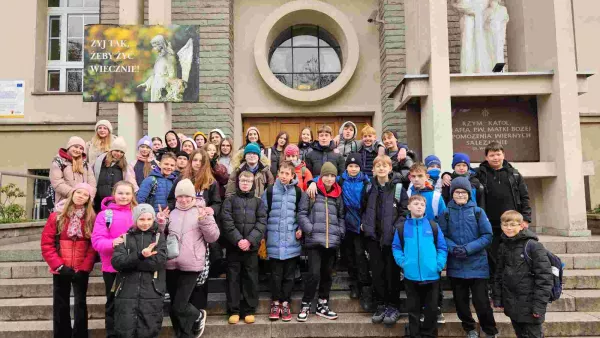 Wspólne zdjęcie klas 6c i 6d SSP