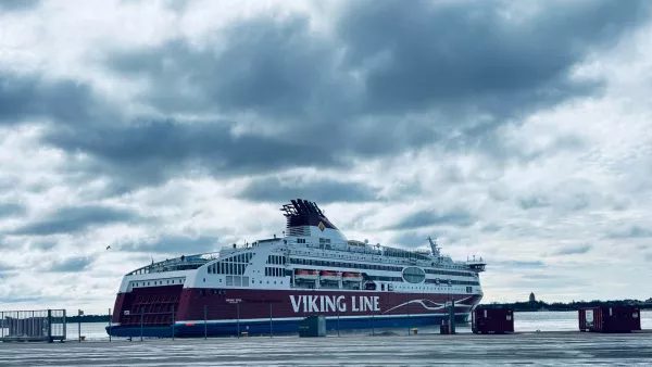 Prom Viking, którym płynęli uczestnicy wycieczki szkolnej.