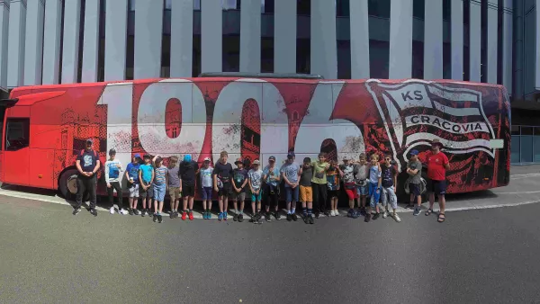 Wycieczka 4b do Krakowa, zwiedzanie stadionu Cracovii