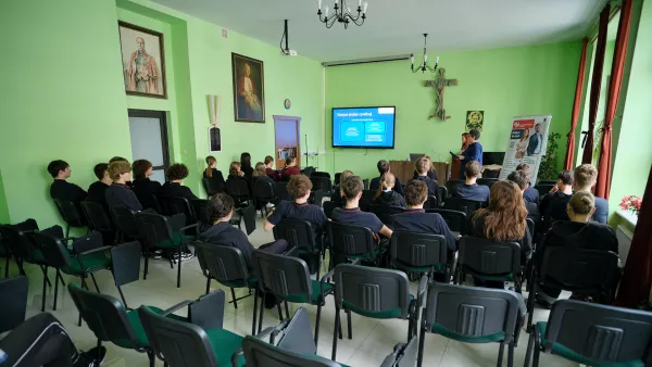 Spotkanie klas 3 SLO z przedstawicielami Służby Cywilnej Auli JP2.