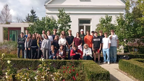 Klasa 2B przed Muzeum Rodziny Pileckich