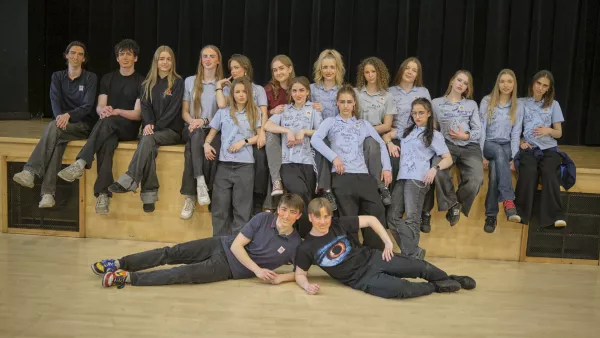 Wspólne zdjęcie maturzystów 2026 w Auli (fot. Jan Kamiński)