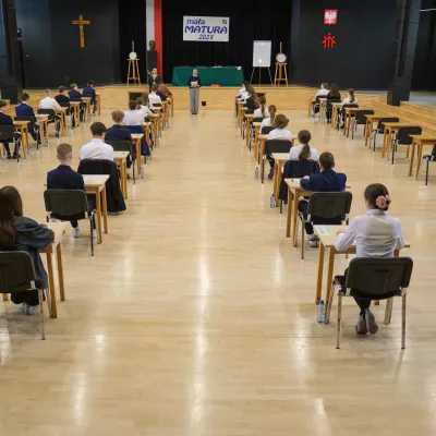 Uczniowie klas ósmych SSP podczas egzaminu ósmoklasisty 2025.
