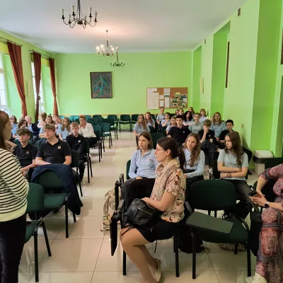 Spotkanie klas siódmych z zawodami medycznymi, 9.06.2025, pani Monika Pietrzyk, lekarz anestozjolog