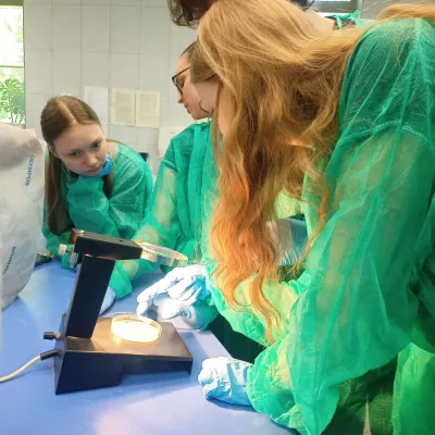 Warsztaty pt. monitoringu czystości mikrobiologicznej w miejscu pracy na PŁ