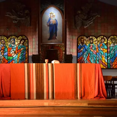 Scena ze spektaklu "Pasja" w wykonaniu teatru A z Gliwic. 