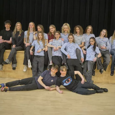 Wspólne zdjęcie maturzystów 2026 w Auli (fot. Jan Kamiński)