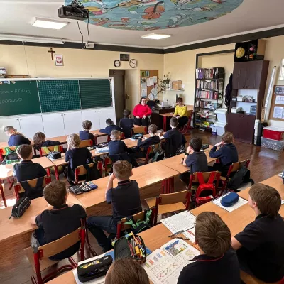 Klasy 3b podczas spotkania z panią Małgorzatą Zambrzycką. 