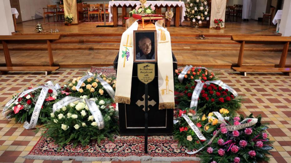 Msza pogrzebowa ks. Tadeusza Bazylczuka "Dziadka" - 5 stycznia 2021 r.