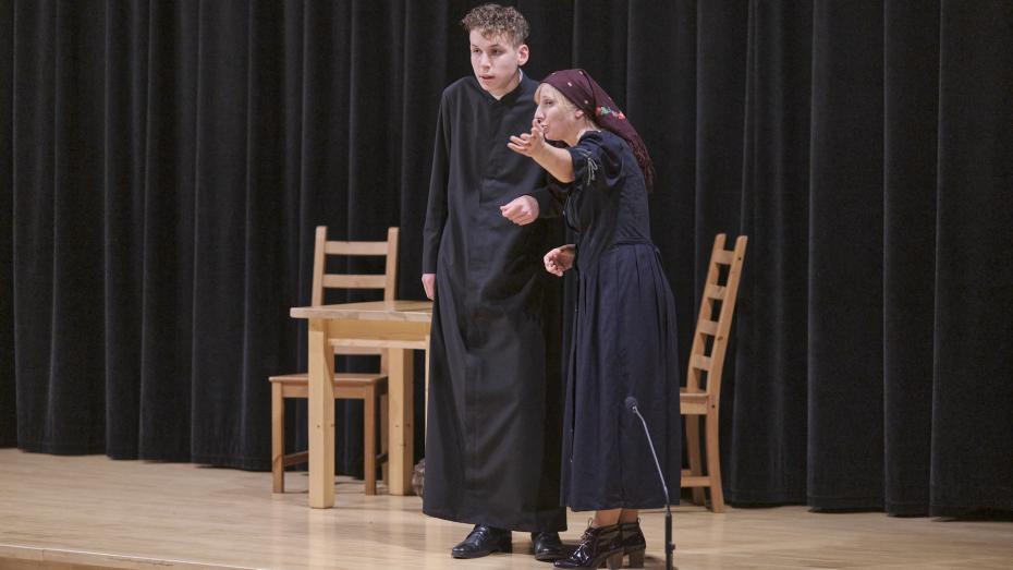 Pani Małgorzata Rosiak i Franciszek Szpakowski przedstawiają etiudę teatralną "Sen Janka".
