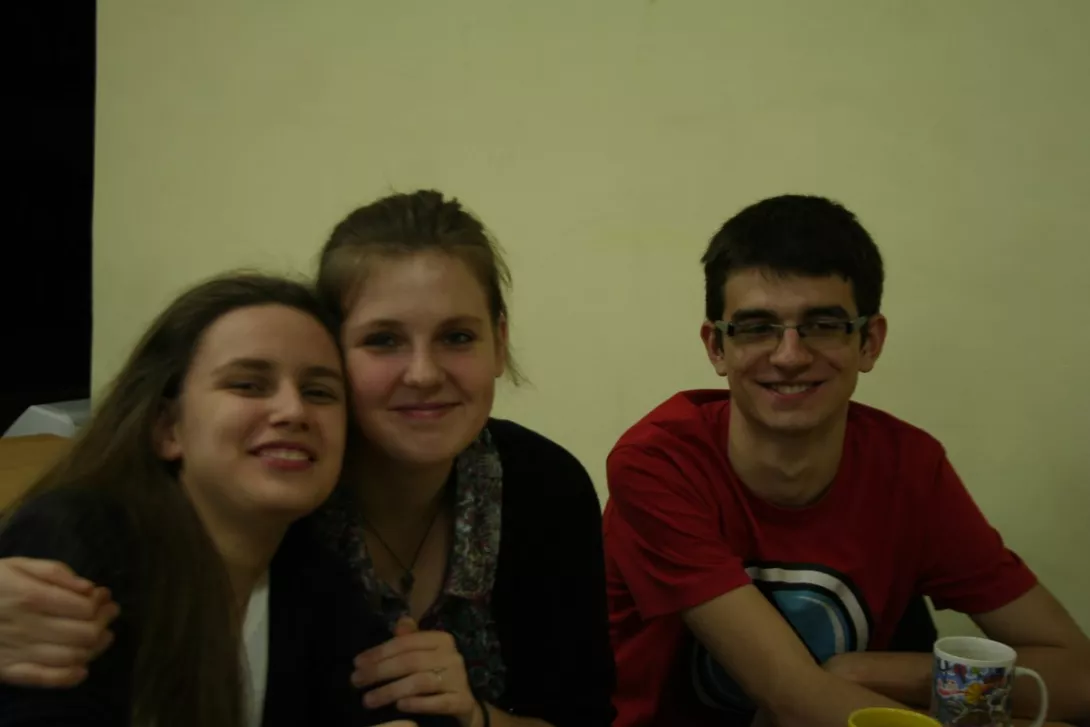 uśmiechy na twarzach