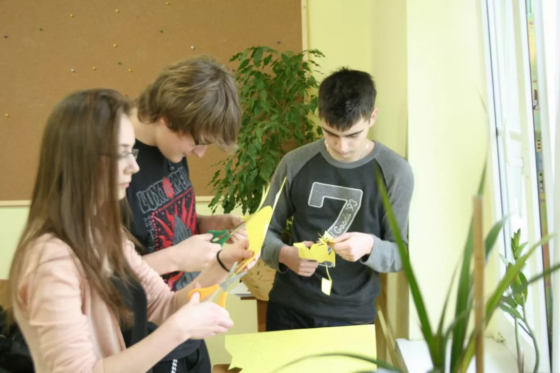 prace przy dekorowaniu