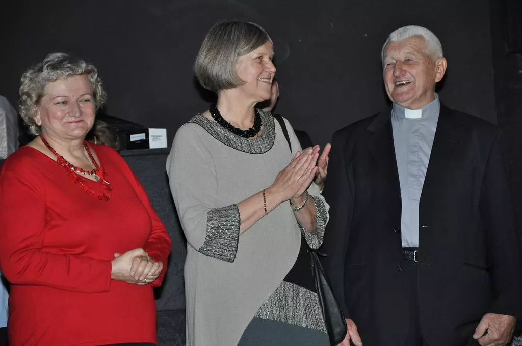 Goście specjalni: ks. Józef Belniak (były dyrektor naszej szkoły), p. Elżbieta Piasta i p. Irena Dójczyńska-Wróbel.