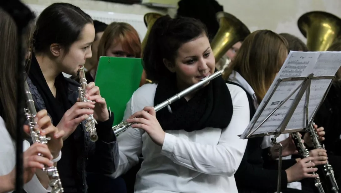 W auli powitała wszystkich orkiestra salezjańska z Lutomierska.