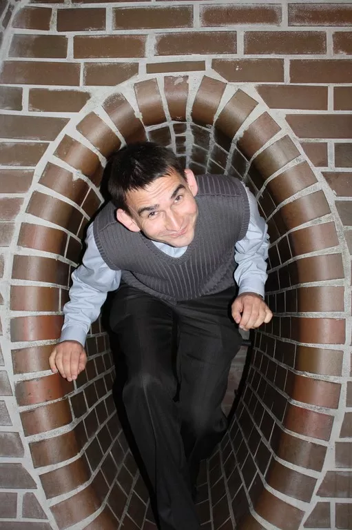 Ks. Łukasz wychodzi z tunelu