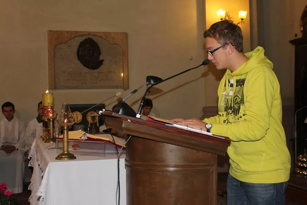 Lektor Andrzej Adamiec czyta I czytanie.