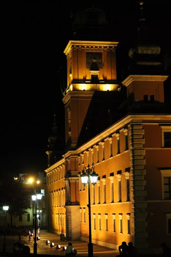 Warszawa wieczorem.