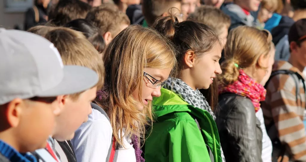 Zbiórka przed wyjazdem na obóz.