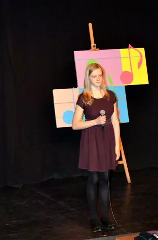 Łucja N. w piosence Pęknięte serce