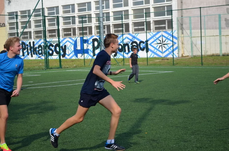 Jest gol....................