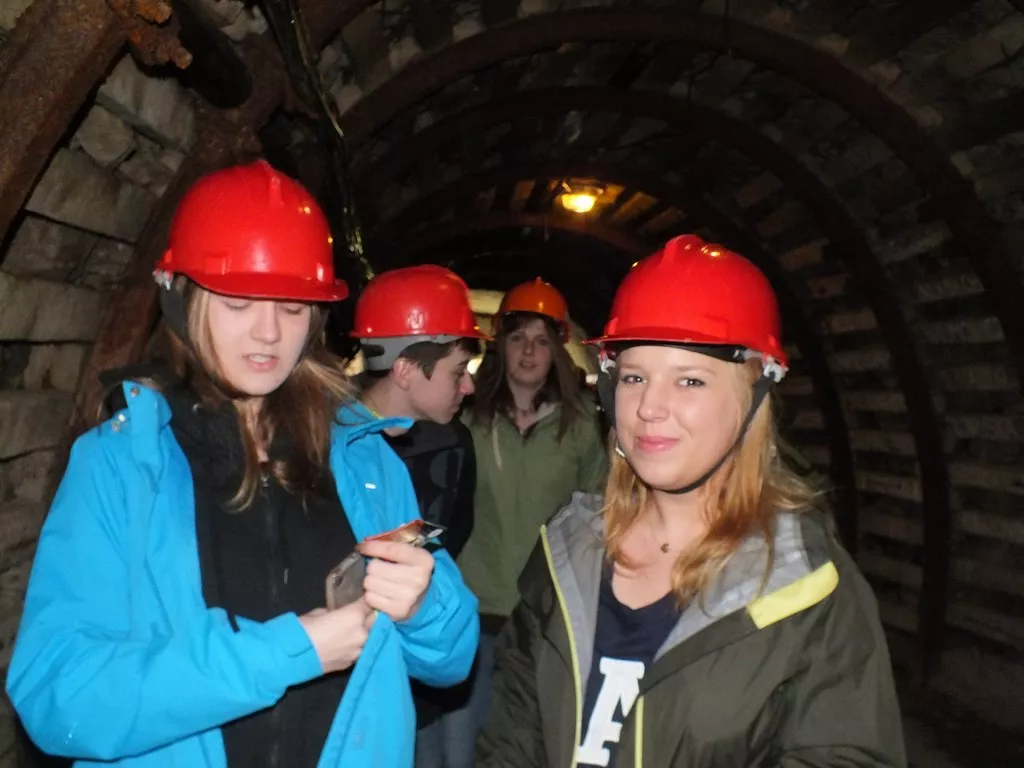 w tym nakryciu głowy tez im ładnie