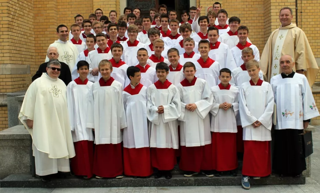 Pielgrzymka do Katedry - Zakończenie roku szkolnego ( fot. Jan Michniewicz ).