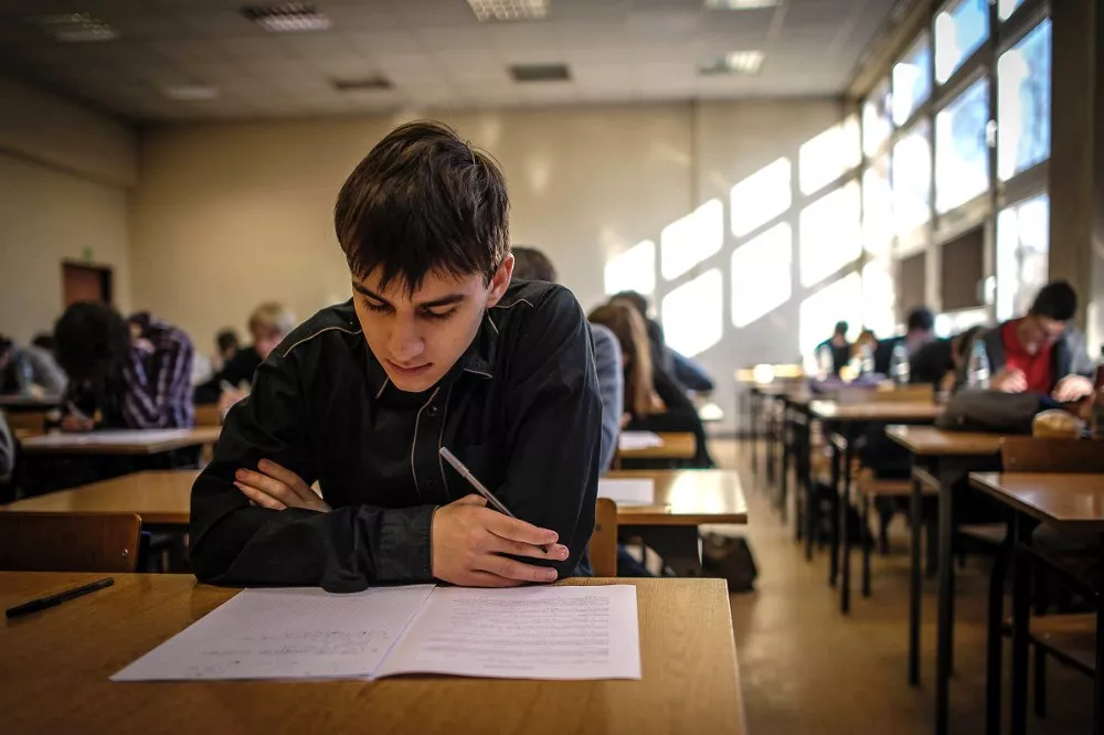 Grzegorz Nowakowski podczas finału konkursu "Matematyka moja pasja". (fot. www.facebook.com/MatematykaMojaPasja)