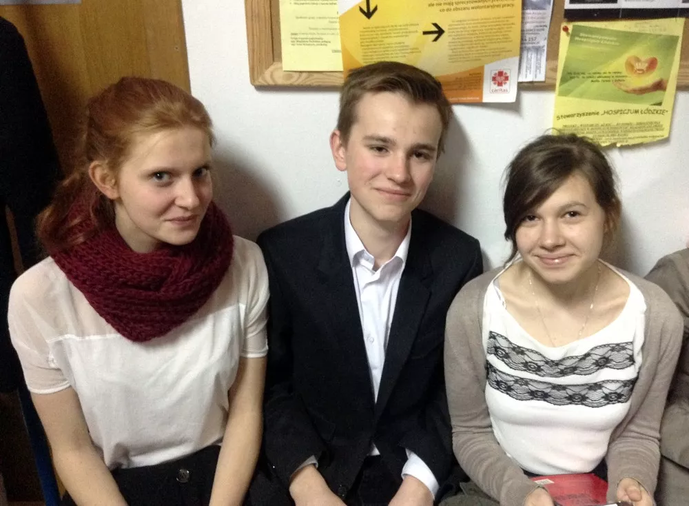 Od lewej: Katarzyna Michnowska, Piotr Tomczak, Joanna Człapińska - nasi licealiści, którzy zakwalifikowali się do Konkursu.