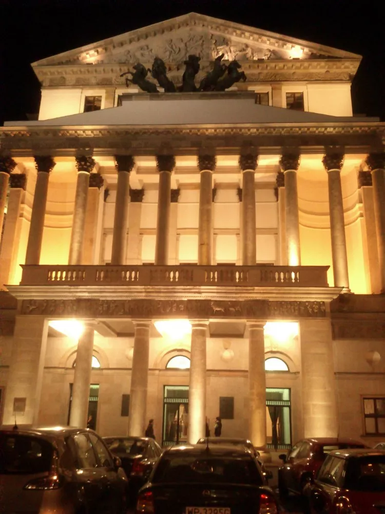 Pożegnanie z Operą Narodową. Miejmy nadzieję, że nie na długo.