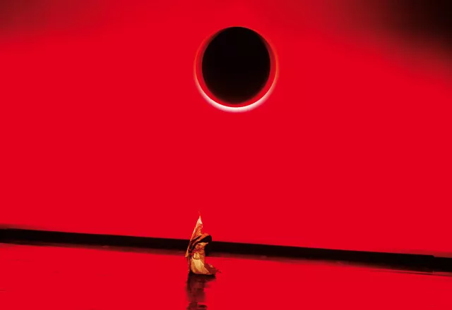 Zdjęcie z opery "Madame Butterflay". (fot. www.teatrwielki.pl)