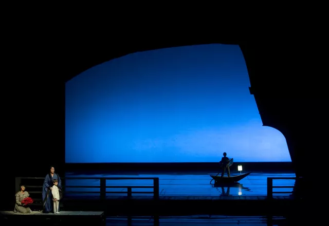 Zdjęcie z opery "Madame Butterflay". (fot. www.teatrwielki.pl)