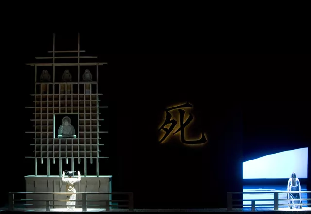 Zdjęcie z opery "Madame Butterflay". (fot. www.teatrwielki.pl)