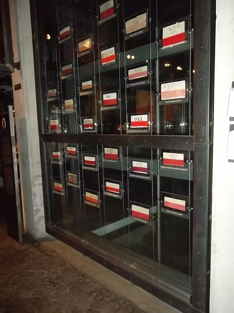 "Małe mundury", czyli powstańcze opaski