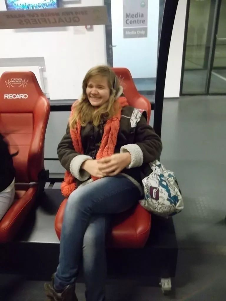 Takie wygodne foteliki mają piłkarze na meczach :) 