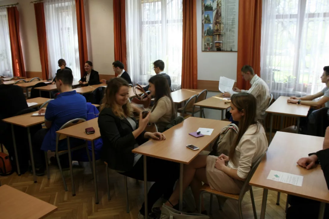 Ze względu na ilość uczestników (ponad 120) część pisemna odbywała się w kilku salach. Sala nr 1.