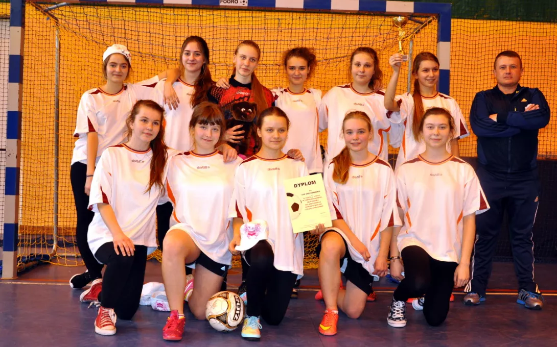 Zwycięstwo w turnieju piłki nożnej dziewcząt