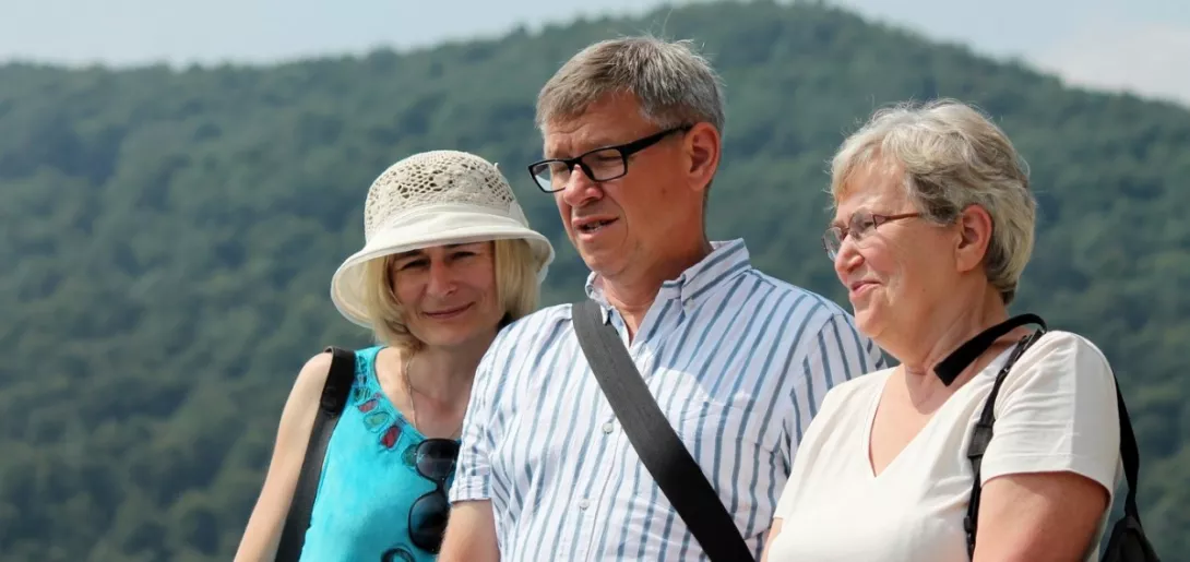 Założona pomiędzy 983 i 987 na skalistym cyplu góry Pirchiriano.