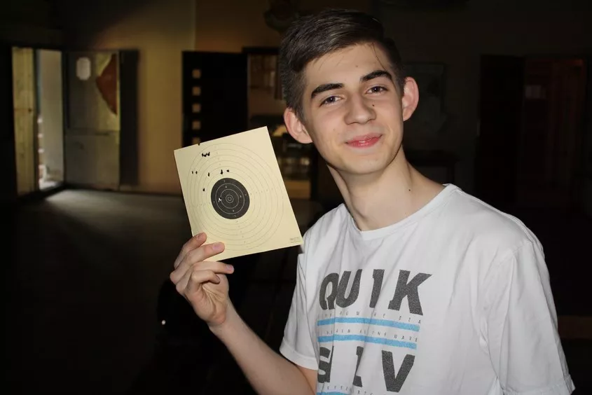 Po strzelaniu z broni palnej przyszedł czas na broń pneumatyczną.