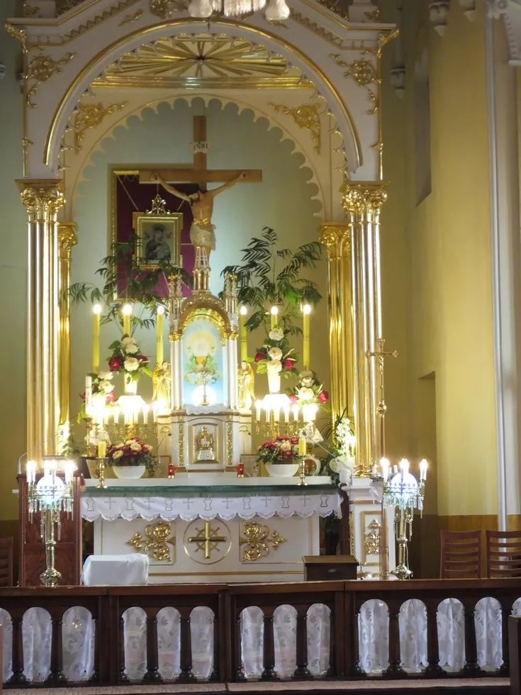 ołtarz w kościele Mariawitów