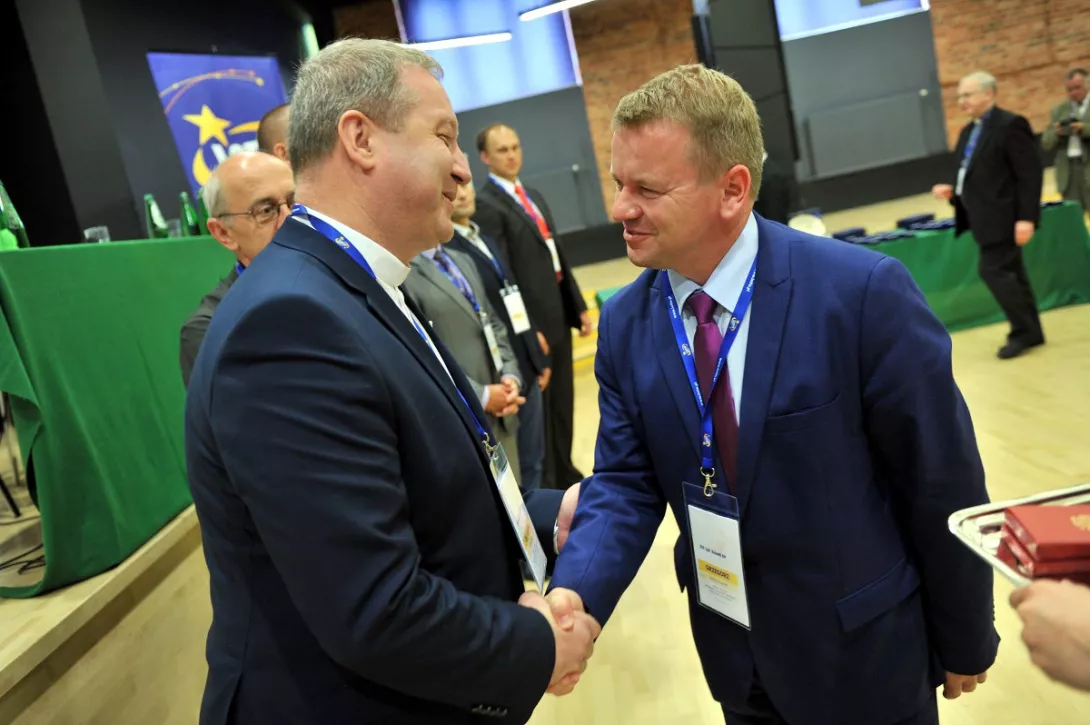 Medale dla ks. Dyrektora i naszych Nauczycieli
