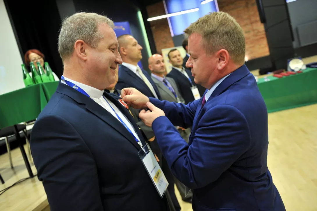 Medale dla ks. Dyrektora i naszych Nauczycieli