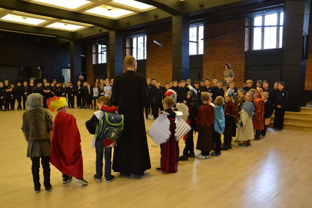 odwiedziny na słówku starszych kolegów