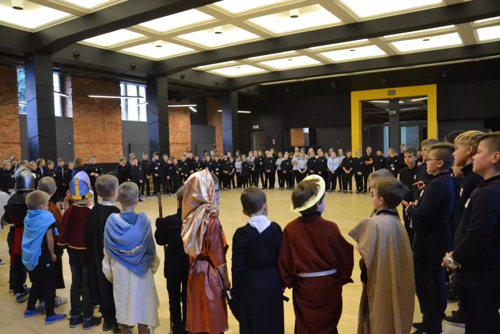 odwiedziny na słówku starszych kolegów