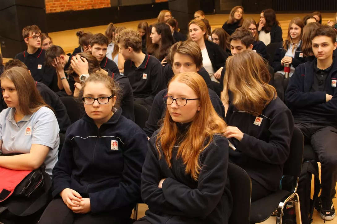 Czy tatuowanie jest bezpieczną modą?