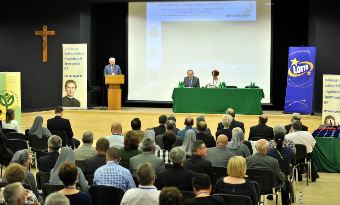 Medale dla ks. Dyrektora i naszych Nauczycieli