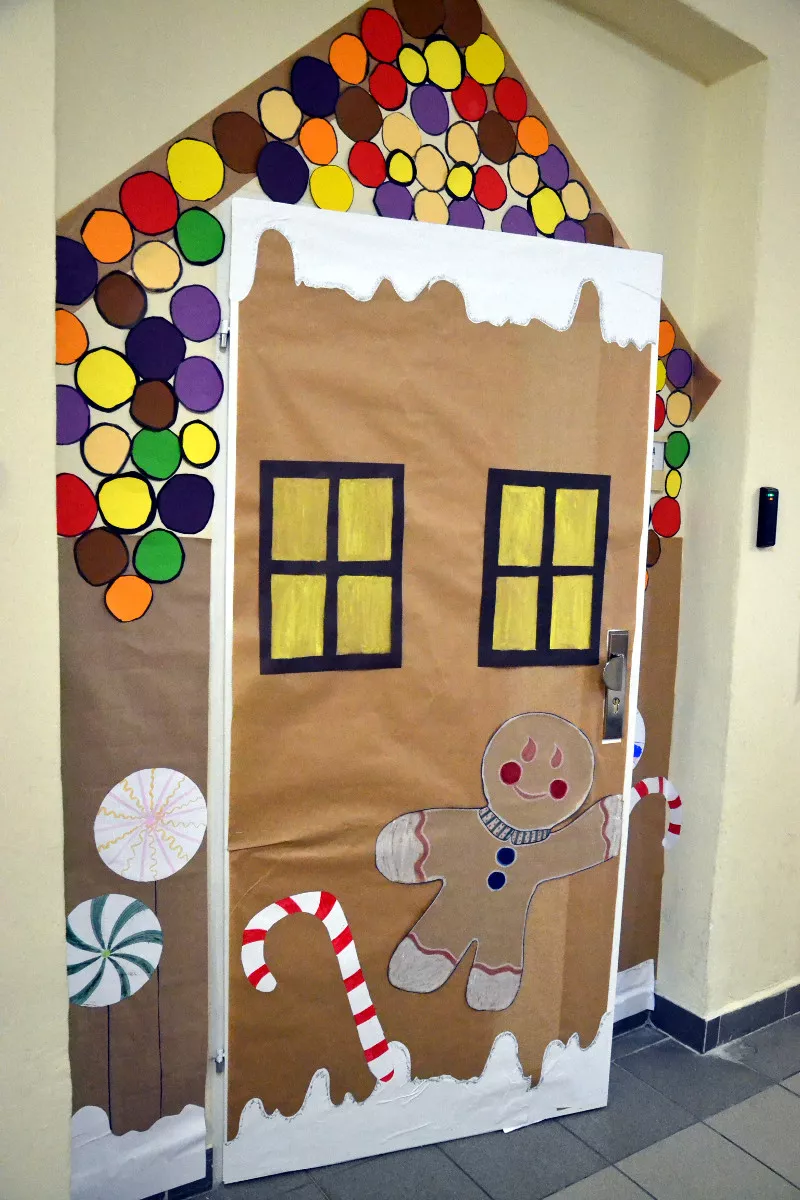 Dekoracje bożonarodzeniowe na piętrze wczesnoszkolnym 2018