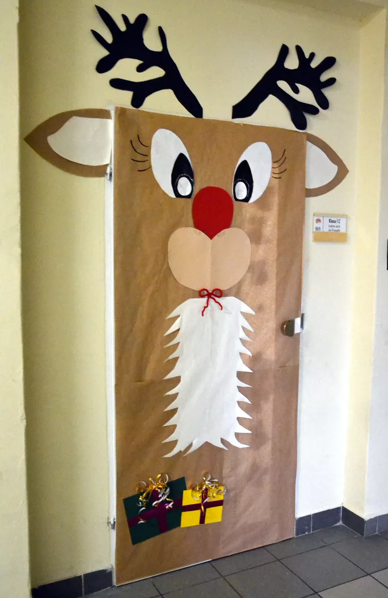Dekoracje bożonarodzeniowe na piętrze wczesnoszkolnym 2018